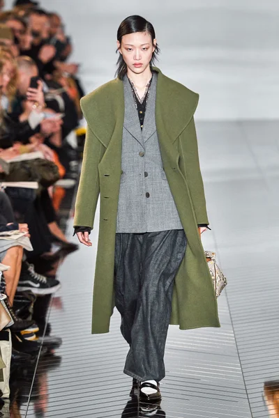 Look 33